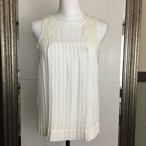 Pretty Feminine American Eaglev Ivory Pleated Sleeveless Top womens S Blouse